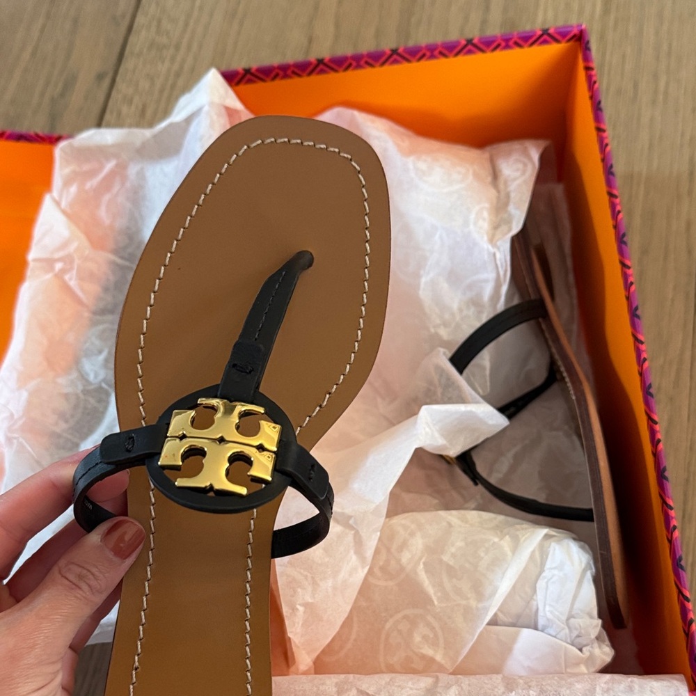 Tory Burch Mini Miller Leather thong Black and Gold Thong Sandals